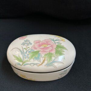 VTG. 1983 Ivory Fleur Arnart Imports Oval Ceramic Flowers Trinket Box gold trim